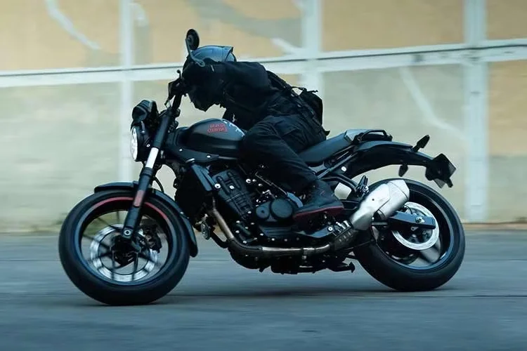 Royal Enfield Guerrilla 450 Apex 2026: New Performance Street Bike Launched in the UK