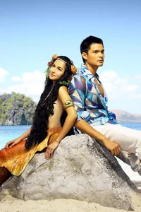 The Original Mermaid Returns: Ageless Beauty Trends Taking Over Social Media - image 5