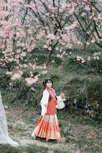 Nature's Muse: Qi Qi Ry's Serene Escape in YiTuYu Art Language Vol. 9037 - image 1