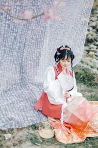 Nature's Muse: Qi Qi Ry's Serene Escape in YiTuYu Art Language Vol. 9037 - image 2