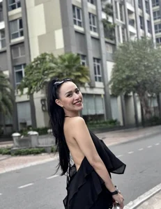 Stunning Post-Pregnancy Transformation of Renowned DJ After Third Child - image 2