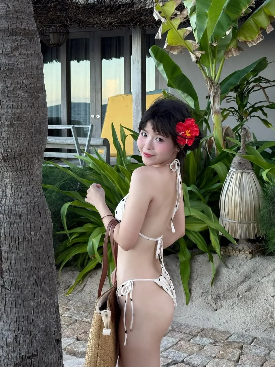FAPtv Star Thúy Kiều Sets the Internet Ablaze with Stunning New Beachwear Photos