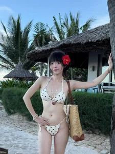 FAPtv Star Thúy Kiều Sets the Internet Ablaze with Stunning New Beachwear Photos - image 8
