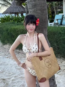 FAPtv Star Thúy Kiều Sets the Internet Ablaze with Stunning New Beachwear Photos - image 6