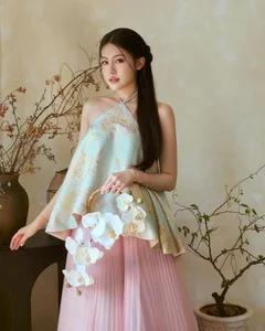 HIEUTHUHAI's Girlfriend Stuns in Traditional Yếm Halter Top: A Modern Take on Vietnamese Heritage Fashion - image 9
