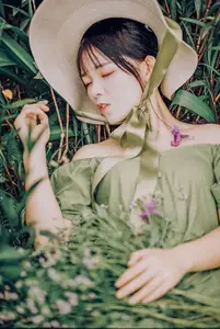 You Ran Hime Vol.8750: Gentle Muse in a Dreamy Spring Garden - image 2