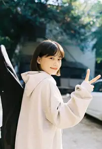 Discover Xin Yue's Captivating Youthful Charm with Guitar in the YiTuYu Vol.8587 Collection. - image 9