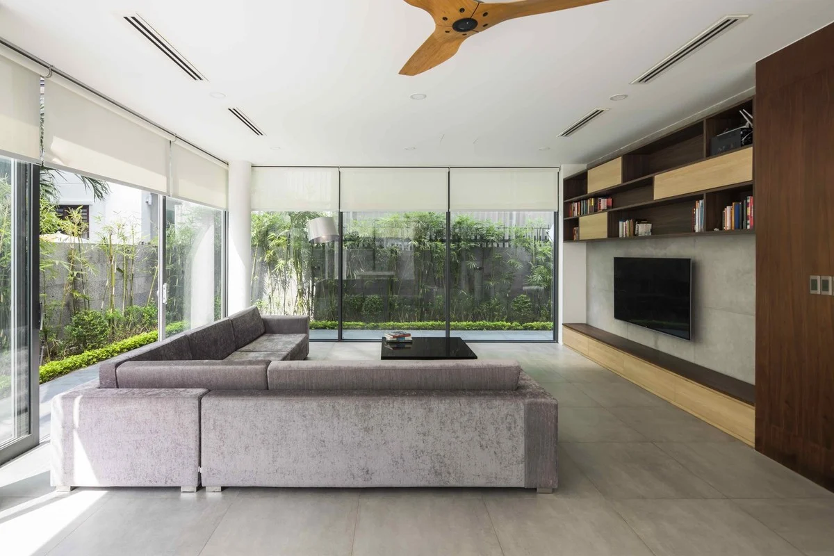 Modern Box House Design: Incorporating Lush Greenery as Living Decorative Patterns