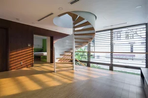 Modern Box House Design: Incorporating Lush Greenery as Living Decorative Patterns - image 8