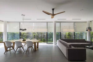 Modern Box House Design: Incorporating Lush Greenery as Living Decorative Patterns - image 6