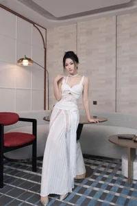Elegant Fashion Portraiture: Yu Zi Jiang Fish in XiuRen No.10911 – A Stunning Aesthetic Photography Collection for Modern Style Inspiration - image 16