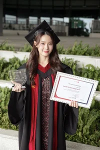Midu: The Multi-Talented Beauty Redefining Success and Style in the Year of the Snake - image 9
