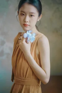 Chasing the Golden Hour: A Retro Visual Journey with Yi Zhi You Zi’s Art Language - image 10
