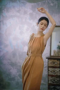 Chasing the Golden Hour: A Retro Visual Journey with Yi Zhi You Zi’s Art Language - image 3