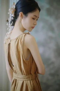 Chasing the Golden Hour: A Retro Visual Journey with Yi Zhi You Zi’s Art Language - image 15