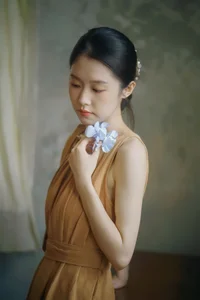 Chasing the Golden Hour: A Retro Visual Journey with Yi Zhi You Zi’s Art Language - image 29