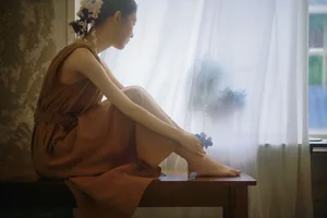 Chasing the Golden Hour: A Retro Visual Journey with Yi Zhi You Zi’s Art Language - image 11