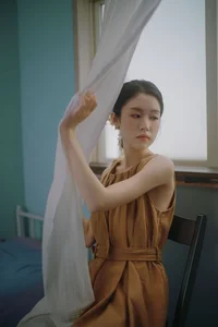 Chasing the Golden Hour: A Retro Visual Journey with Yi Zhi You Zi’s Art Language - image 6