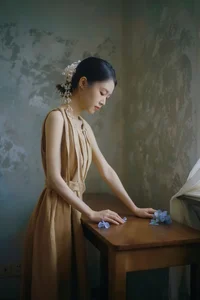 Chasing the Golden Hour: A Retro Visual Journey with Yi Zhi You Zi’s Art Language - image 2