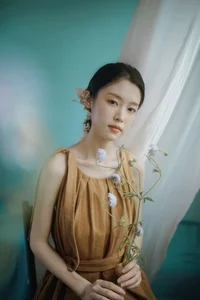 Chasing the Golden Hour: A Retro Visual Journey with Yi Zhi You Zi’s Art Language - image 45