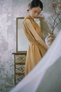 Chasing the Golden Hour: A Retro Visual Journey with Yi Zhi You Zi’s Art Language - image 17