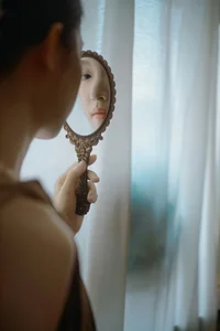 Chasing the Golden Hour: A Retro Visual Journey with Yi Zhi You Zi’s Art Language - image 24