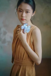 Chasing the Golden Hour: A Retro Visual Journey with Yi Zhi You Zi’s Art Language - image 16