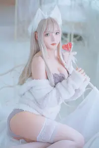 Coser Kurotia Kuro: Sweet Charm in Pure KEMOMIMI WHITE Lingerie (56P) - image 1