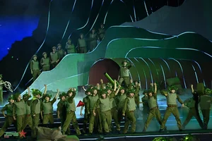 Exploring the Dien Bien Phu Art Exhibition: Celebrating the Golden Milestone of History and Vietnam's Heroic Past - image 4