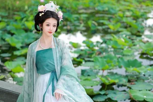 Art Language Vol.7419: Exploring the Unique Style and Visual Charm of Bu Ke Ai De He He Miao in YiTuYu Gallery - image 1