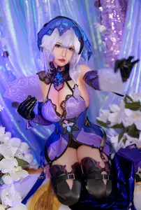 Discover the Ethereal Beauty of Black Swan Honkai Star Rail by Enchanting Coser Potato Godzilla - image 3