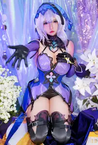 Discover the Ethereal Beauty of Black Swan Honkai Star Rail by Enchanting Coser Potato Godzilla - image 1