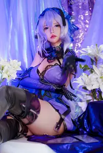 Discover the Ethereal Beauty of Black Swan Honkai Star Rail by Enchanting Coser Potato Godzilla - image 6