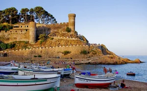 Explore the 15 Most Impressive Ancient Castles Around the World: A Journey Through History and Architecture - image 1