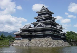 Explore the 15 Most Impressive Ancient Castles Around the World: A Journey Through History and Architecture - image 12