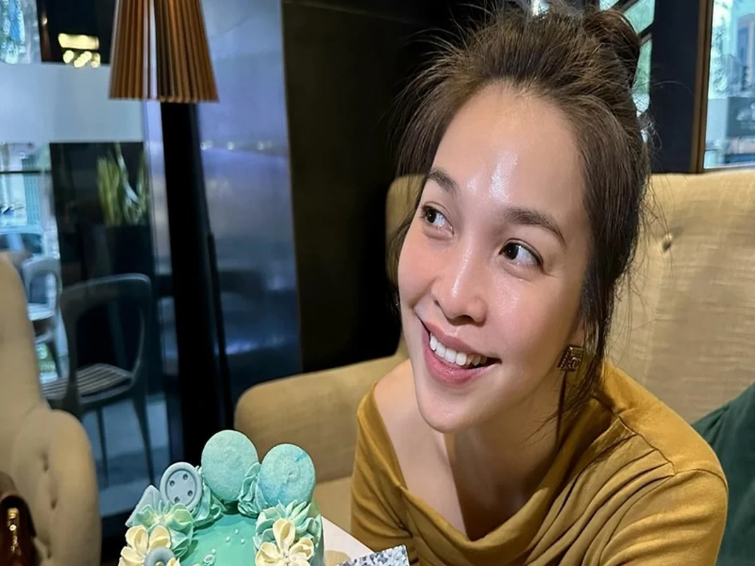Ageless Beauty Hiền Thục Stuns with Natural Look and Toned Physique