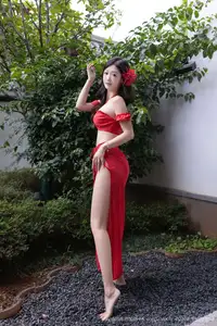 Tang An Qi: Serene Beauty Amidst Nature in XiuRen Photo Set No.10662 - image 31