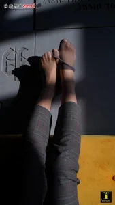 IESS Model Gege Vol. 132: Elegant Grey Silk Stocking Photography Collection - image 56