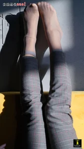 IESS Model Gege Vol. 132: Elegant Grey Silk Stocking Photography Collection - image 36