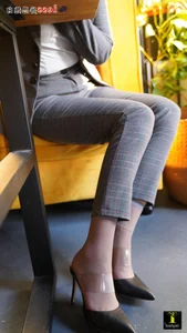 IESS Model Gege Vol. 132: Elegant Grey Silk Stocking Photography Collection - image 60