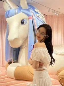 Chinese Influencer Goes Viral for Incredible Resemblance to BLACKPINK's Jennie - image 8