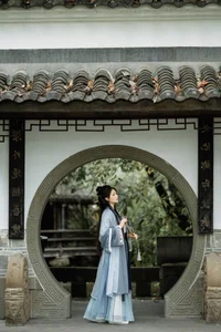 Serene Beauty: Shui Wei Qing Che in Art Language Vol.7251 - image 6