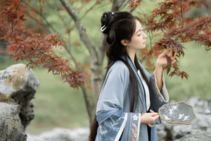 Serene Beauty: Shui Wei Qing Che in Art Language Vol.7251 - image 8
