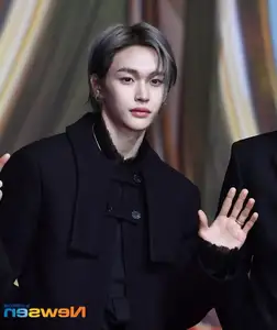 Christmas 2025 Red Carpet Explodes: Jang Won Young Transforms into Angel, Did Winter (aespa) Reveal Love Mark with Jungkook (BTS)? - image 8