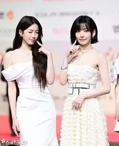 Christmas 2025 Red Carpet Explodes: Jang Won Young Transforms into Angel, Did Winter (aespa) Reveal Love Mark with Jungkook (BTS)? - image 18