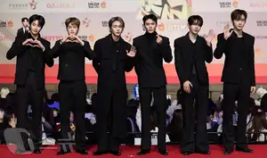 Christmas 2025 Red Carpet Explodes: Jang Won Young Transforms into Angel, Did Winter (aespa) Reveal Love Mark with Jungkook (BTS)? - image 12