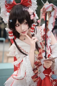 Stunning Hana Cosplay as Hualingmeng at Firefly Animation Carnival: Exquisite Floral Fantasy Fashion and Elegant Hanfu-Inspired Design for Anime Lovers - image 18