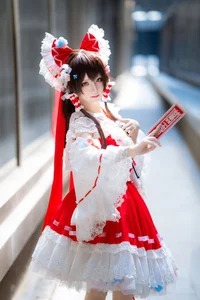 Stunning Hana Cosplay as Hualingmeng at Firefly Animation Carnival: Exquisite Floral Fantasy Fashion and Elegant Hanfu-Inspired Design for Anime Lovers - image 6