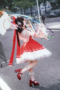 Stunning Hana Cosplay as Hualingmeng at Firefly Animation Carnival: Exquisite Floral Fantasy Fashion and Elegant Hanfu-Inspired Design for Anime Lovers - image 9