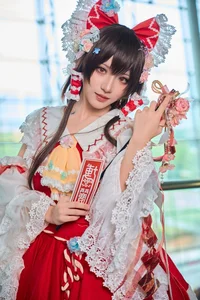 Stunning Hana Cosplay as Hualingmeng at Firefly Animation Carnival: Exquisite Floral Fantasy Fashion and Elegant Hanfu-Inspired Design for Anime Lovers - image 12